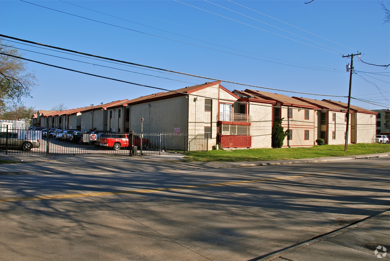 Town Club Apartments - Town Club Apartments