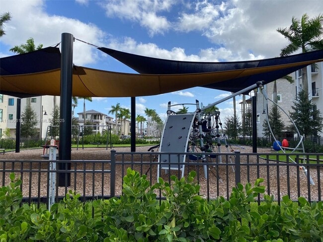 Photo - 4636 NW 84th Ave Unidad 21