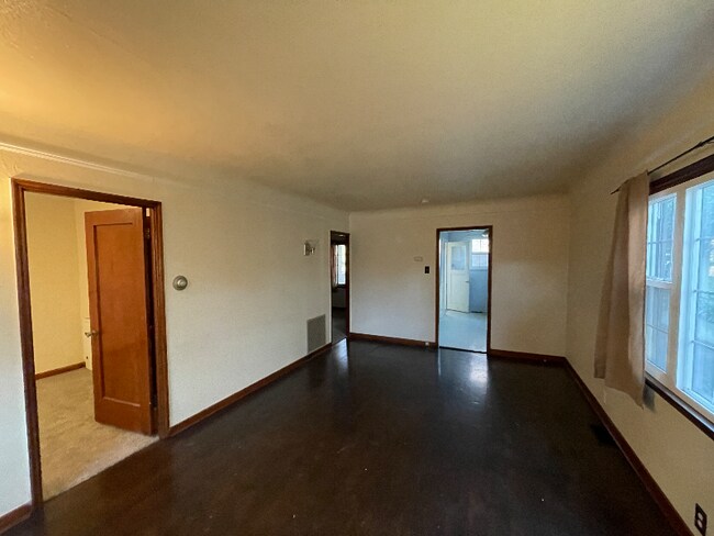 Photo - 921 E Alder St