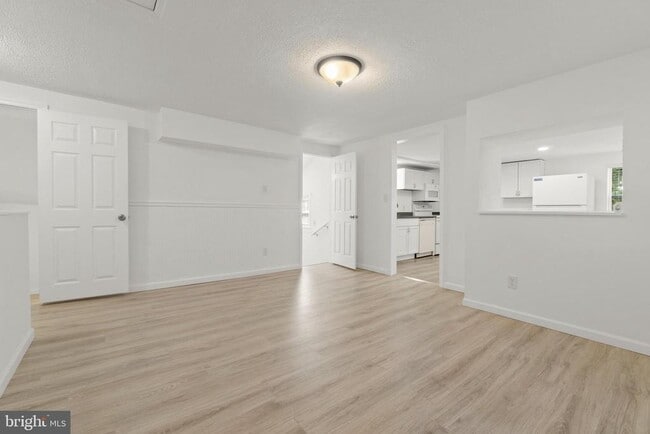 Photo - 328 N Main St