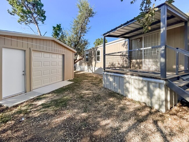 Photo - Move-In Ready Home Near Canyon Lake – Fres...