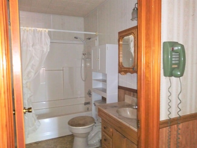 Photo - ~~~~~ Quaint Retro 70s Charm! ~~~~~