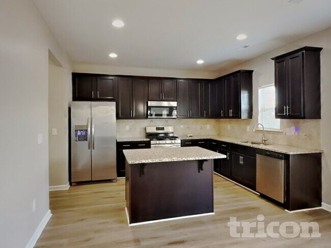 Photo - 978 Lakemont Dr