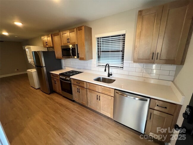 Photo - 408 N 4th St