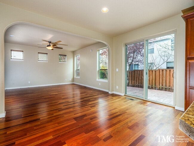 Photo - Beautiful 3+br/2.5ba House with office, fenced yard, 2 car garage and AC