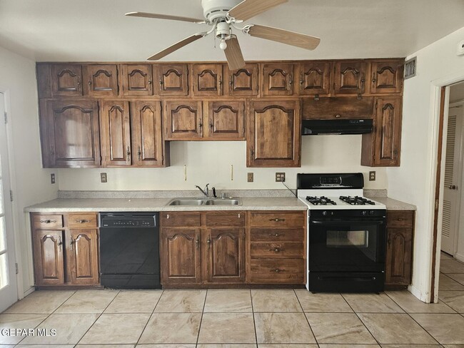 Photo - 3411 Garnet Dr