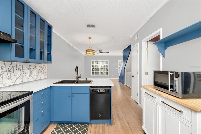 Photo - 40 N Hyer Ave