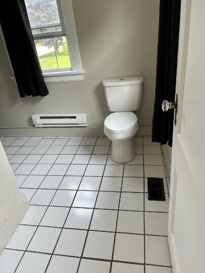 Building Photo - "Charming 2-Bedroom Haven in Caledonia – Your Ideal Retreat on Main Street!" Unit Apt 2