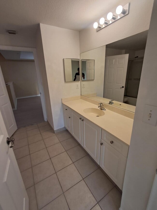Photo - 2807 Veronia Dr Unit 101