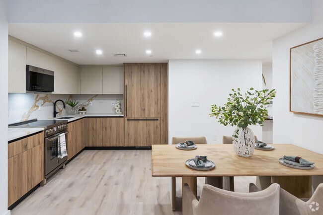 3BR, 2BA - 1,243SF - Kitchen