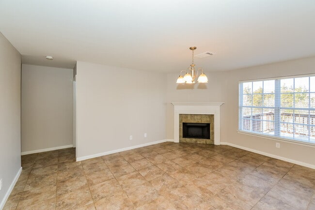 1101 Modesto Ct
