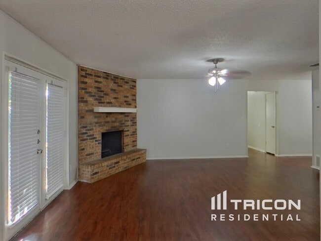 Photo - 1916 Tracey Cir