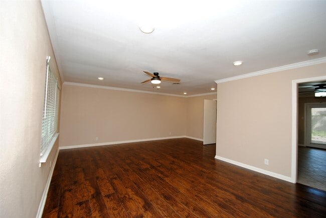 Photo - 10034 Cedardale Dr