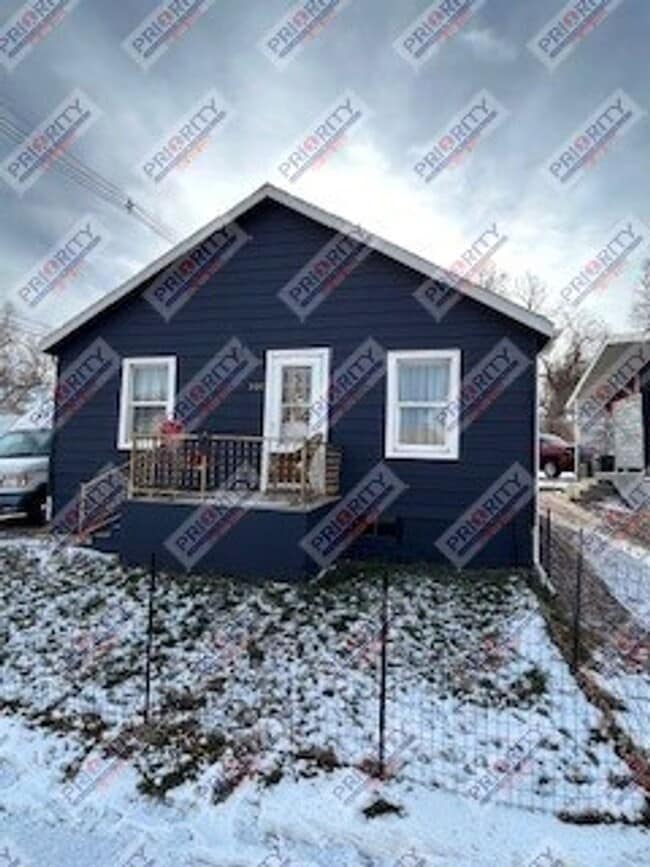 Building Photo - Charming Downtown House For Rent