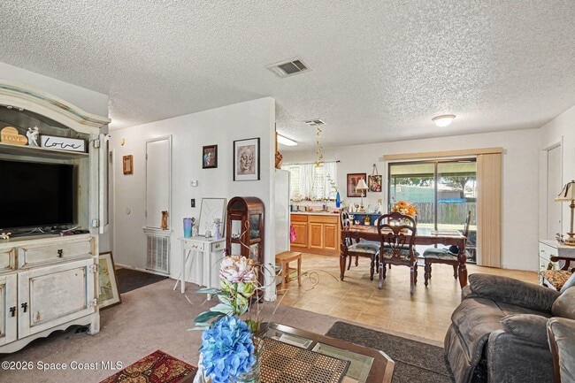 Photo - 598 Blackhorse St SE