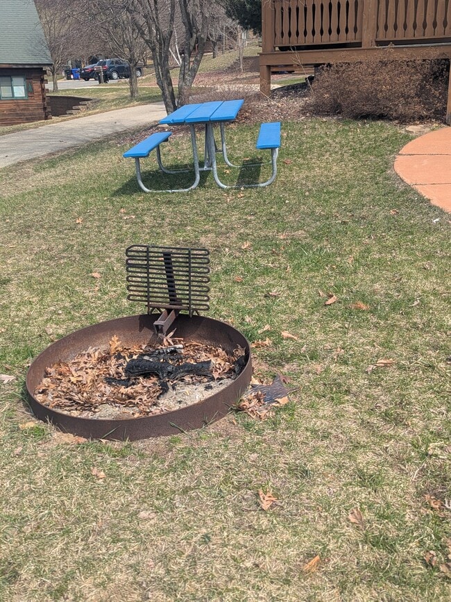 Photo - 725 Skatepark Court