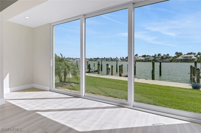 Building Photo - 2500 Gulf Shore Blvd N Unit S10