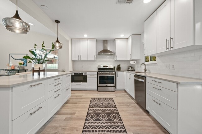 Photo - 7806 Lowdes Dr