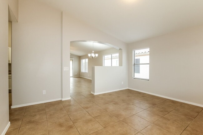 Photo - 15814 W Jackson St