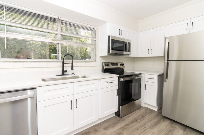 Photo - 513 Donaldson Rd Unit 3