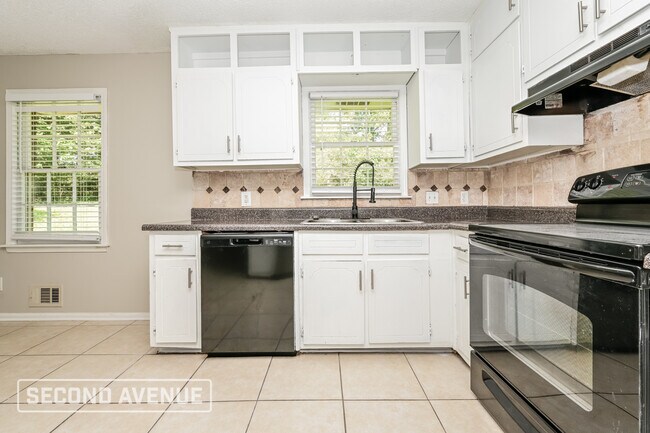 Photo - 3009 Donavan Way