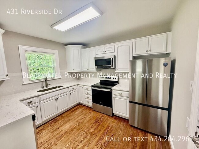 Photo - 431 Riverside Dr