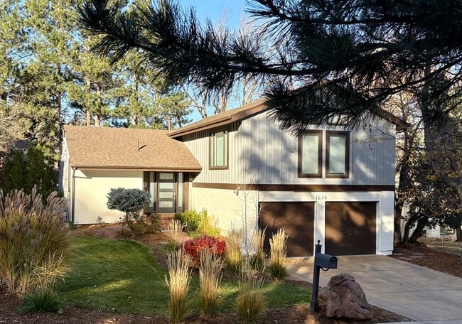 Building Photo - Fully Furnished Three Bedroom Home Available in Boulder 12-24 month lease FURNISHED ONLY.