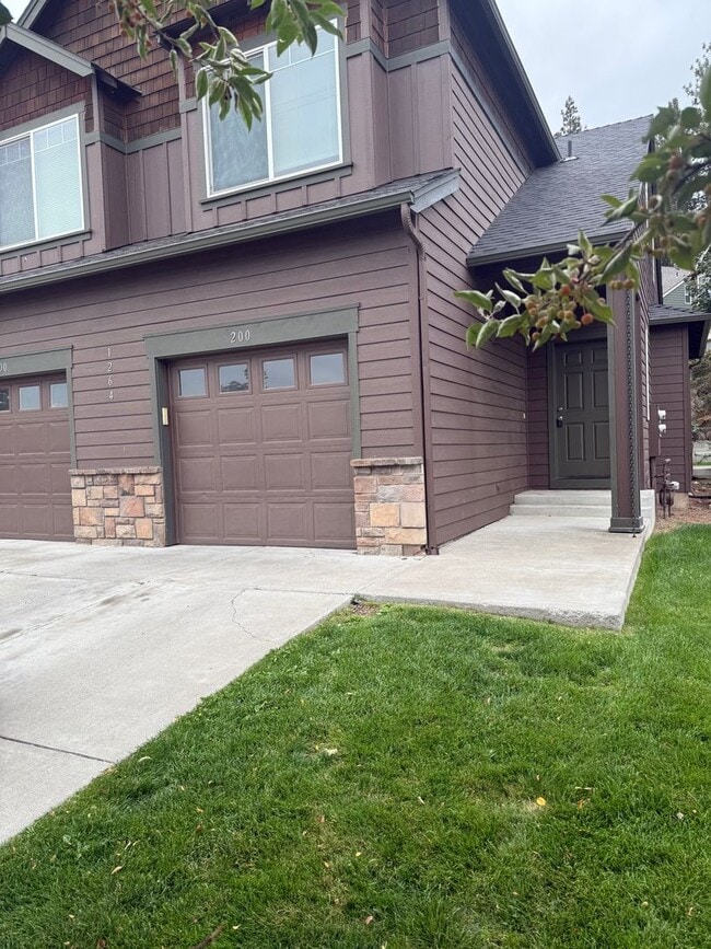 Building Photo - sil1264 Unit 200