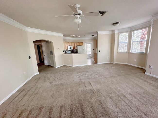 19920 Villa Ridge Dr Unidad 205
