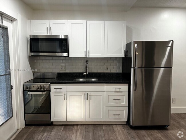 Building Photo - 3515 Van Buren St Rental