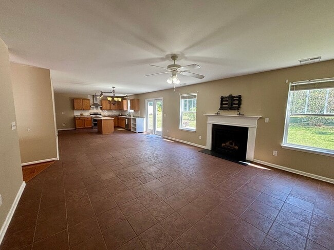 Photo - Room to Breathe! 5 Bedroom Home in Desirab...
