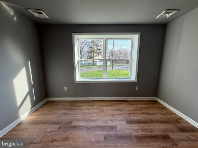 Photo - 5517 Schumacher Dr