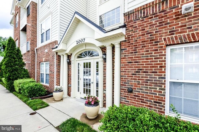 Building Photo - 2007 Connor Ct Unit G