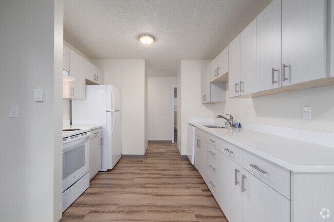3BR, 2BA - 1,100SF - Kitchen
