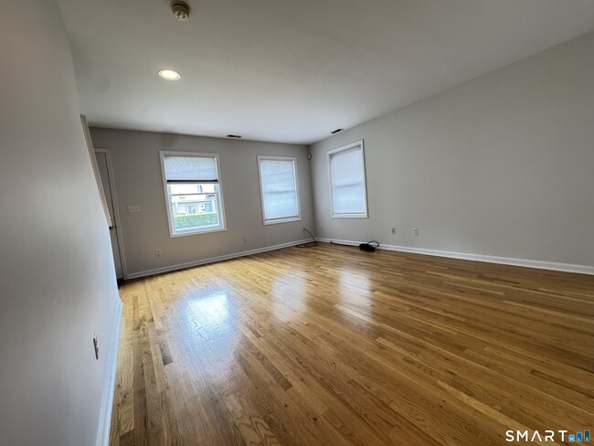 Photo - 17 Glenwood Ave Unidad A