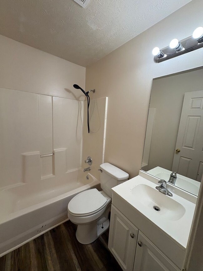 Photo - Space & Convenience! 2 Bedroom Duplex