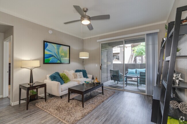 2BR, 2BA - 960SF
