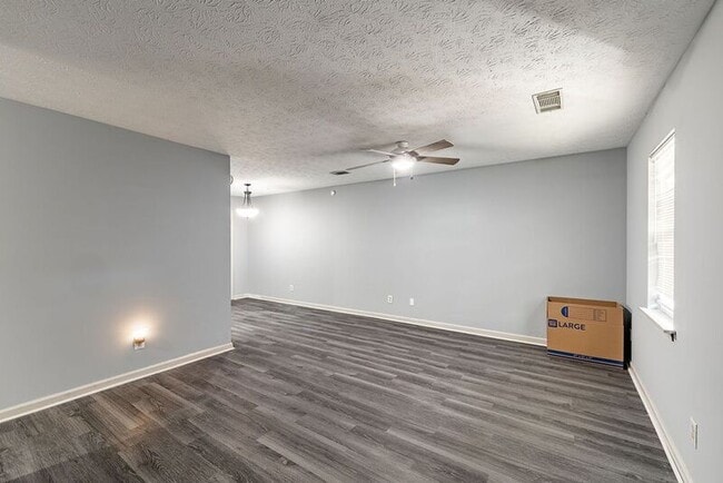 Photo - 1138 Reed Ct