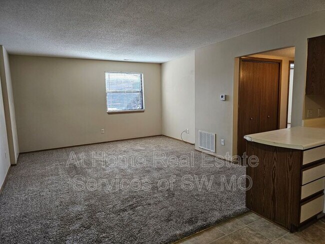 Photo - 2850 S Rogers