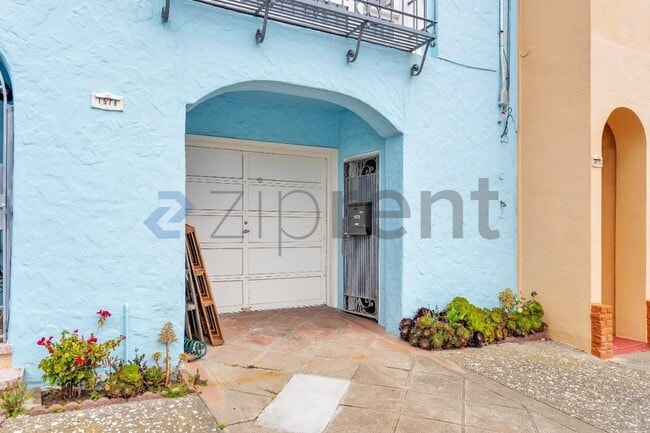 Photo - 1578 43rd Ave