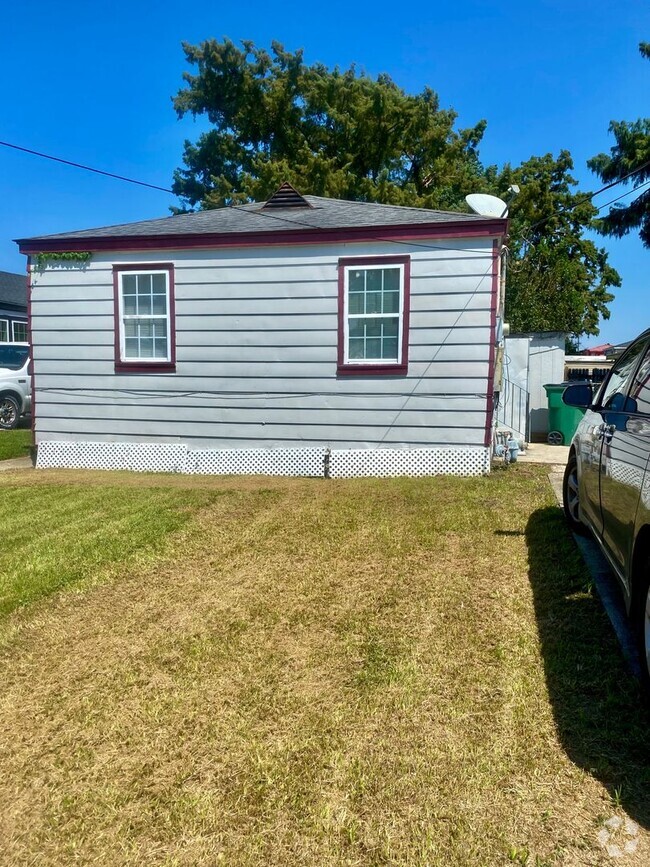 Building Photo - Cute Single Rental