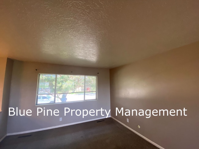 Photo - 2215 Sykes Dr