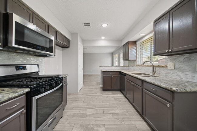 Building Photo - 5013 Camden Ln