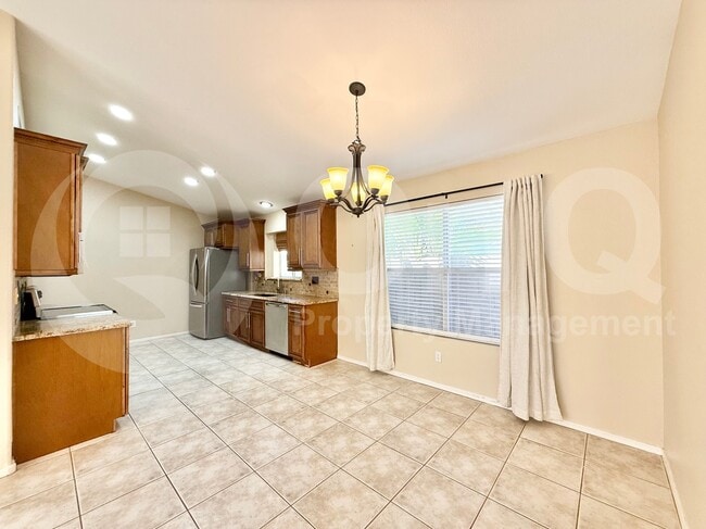 Photo - 1150 W Lark Dr