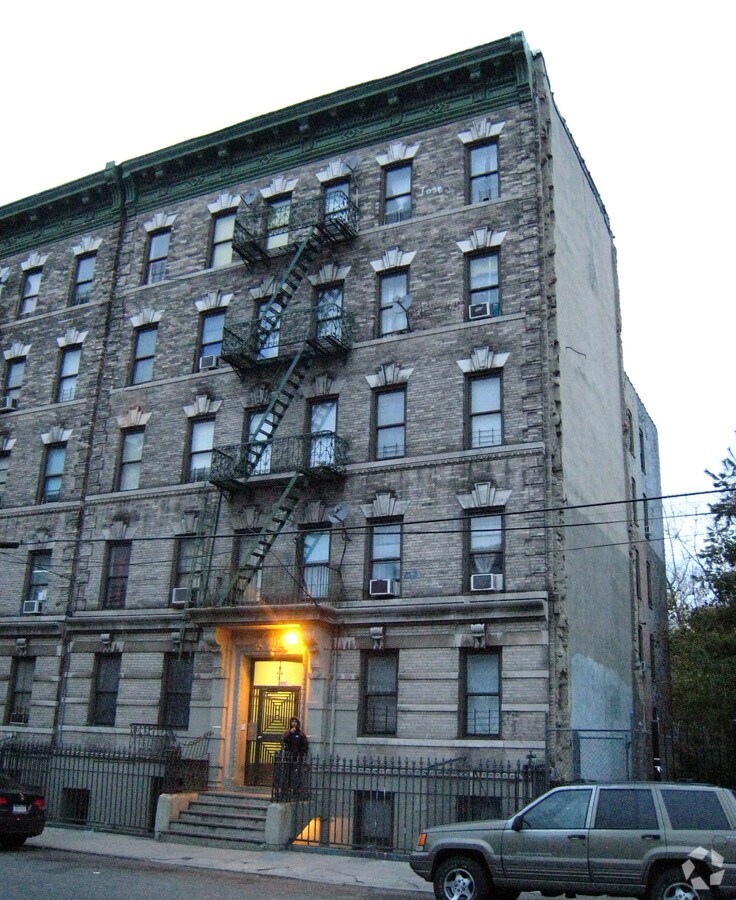 537 E 139th St - 537 E 139th St Apartments