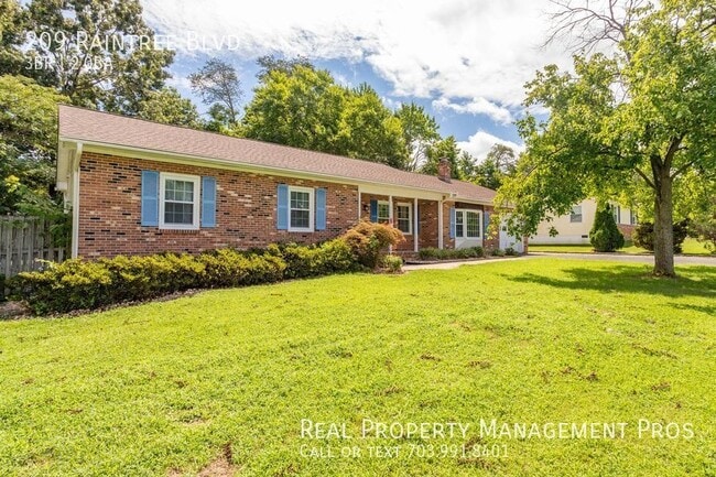 Photo - 209 Raintree Blvd