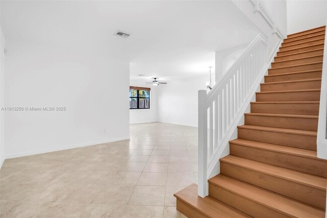 Photo - 9583 Town Parc Cir N