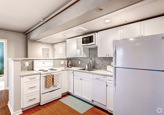 Model Kitchen - Avenue 8 At Mayfair Rental