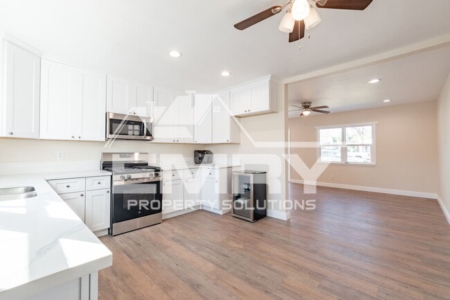 Photo - 920 E Elma St Unit #A