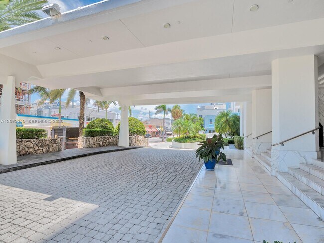 6917 Collins Ave Unit 815